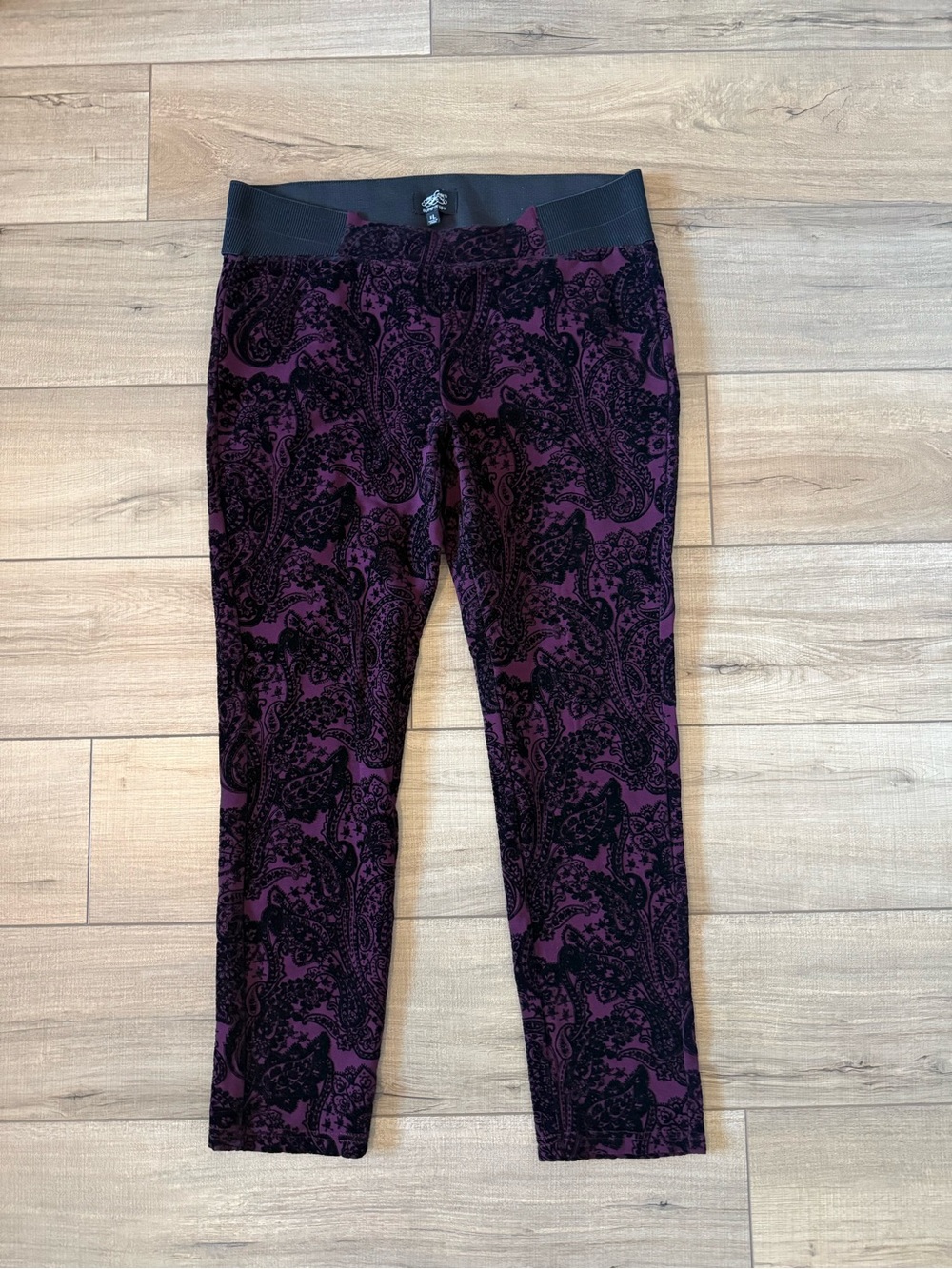 One 5 One Bump It Up Paisley Print Flocked Velvet Leggings